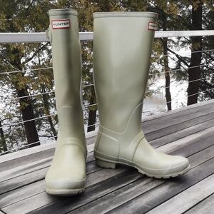 Hunter tall rubber boots